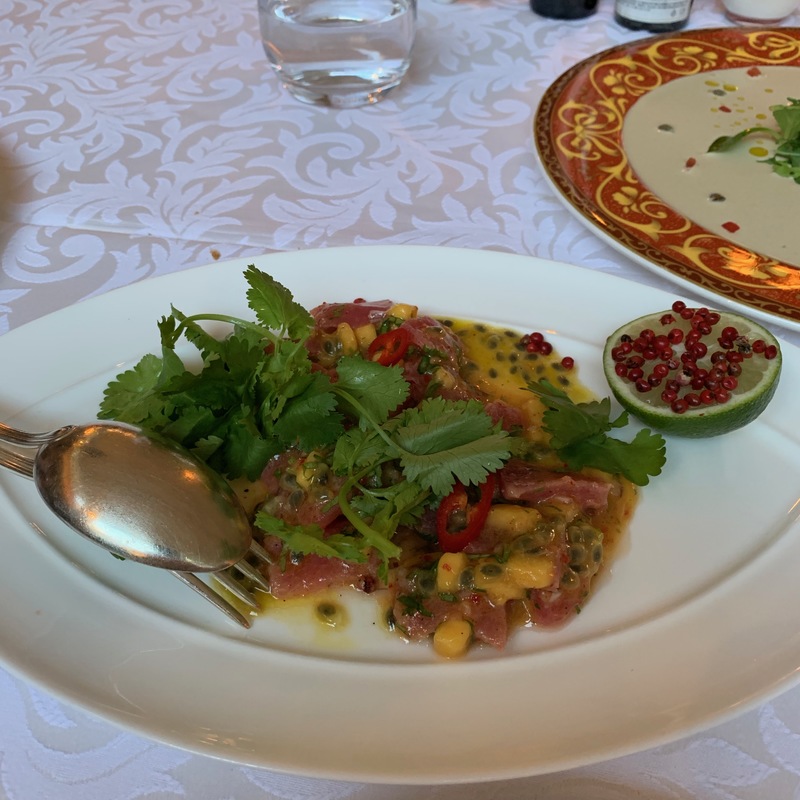 Севиче из тунца с манго и соусом маракуйя
