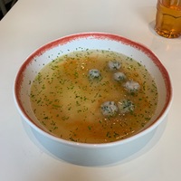 Куриный суп с фрикадельками и домашней лапшой