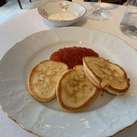 Оладьи с красной икрой
