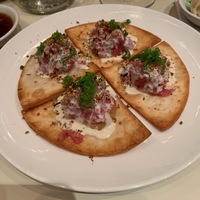 Хрустящий тунец, трюфельная заправка