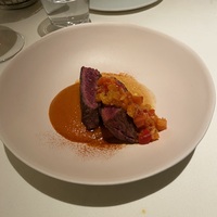 Стейк мясника с пюре из печеных перцев