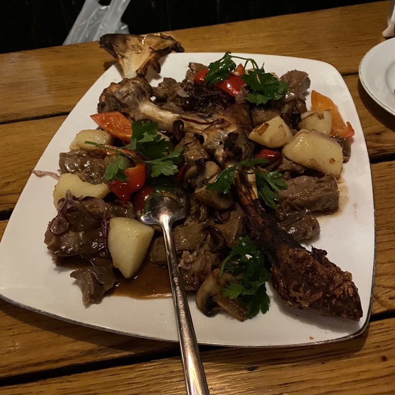 Баранья лопатка запеченная
