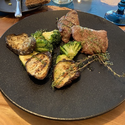 Говяжья вырезка с овощами