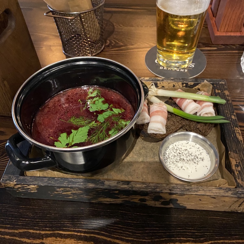 Борщ с говядиной и салом
