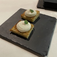 Бриошь с козьим кремом