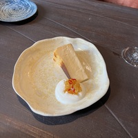Чизкейк с чатни из ананаса