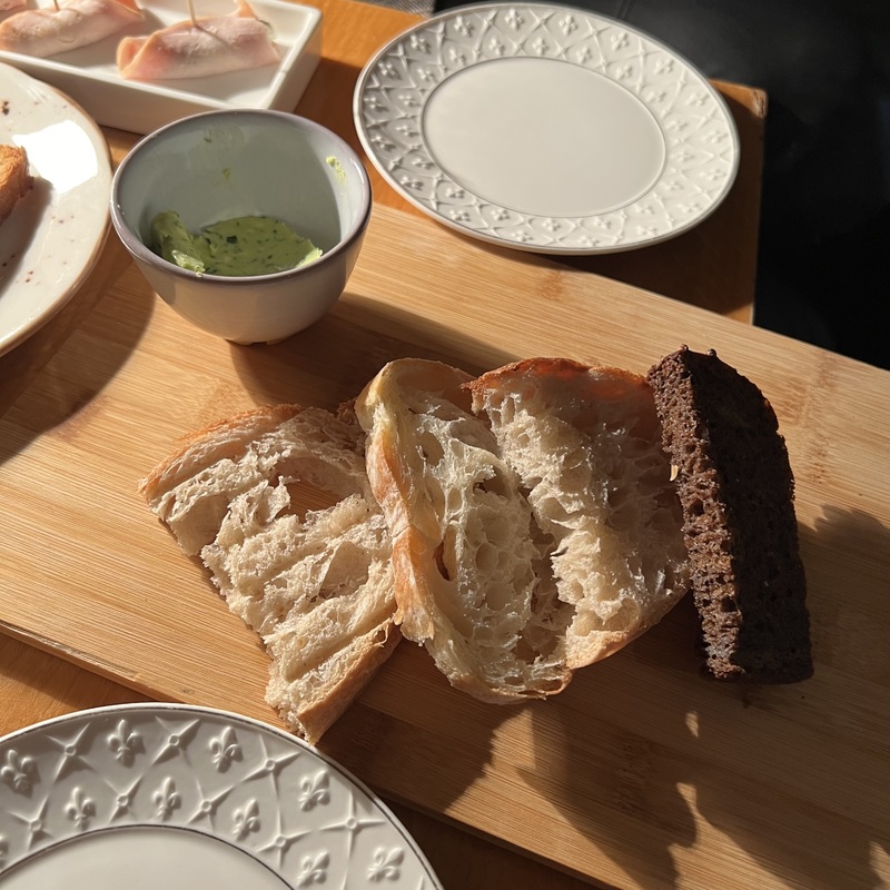 Четыре хлеба с маслом по заветам Майи Плесецкой
