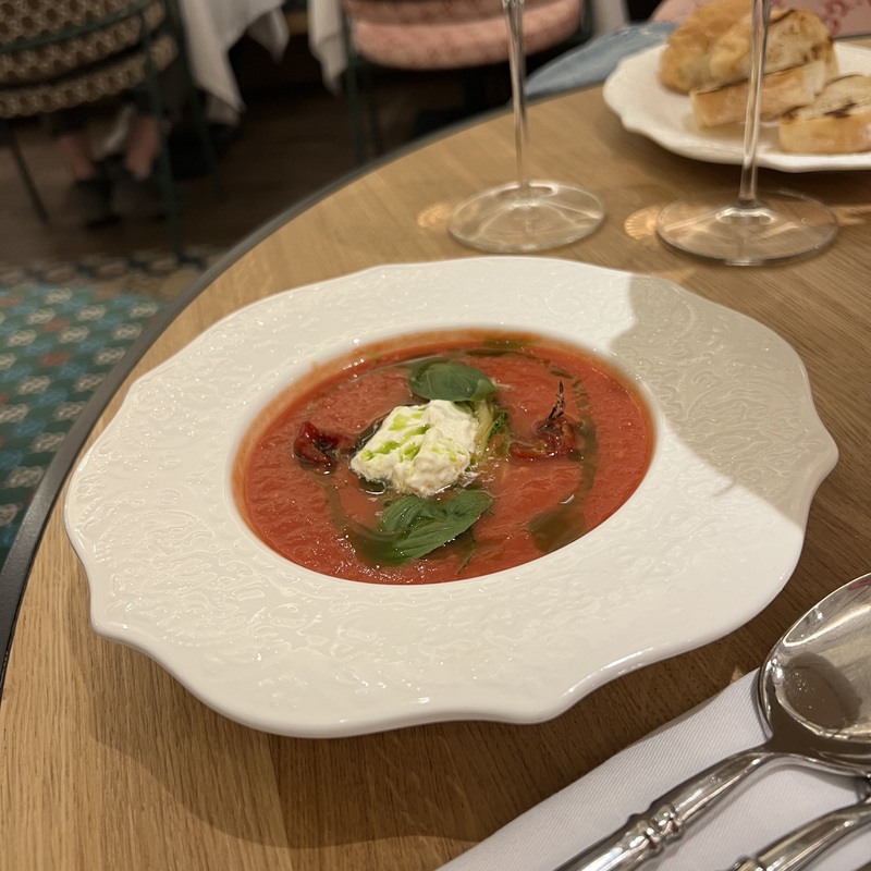 Gazpacho di pomodoro e stracciatella