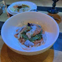Салат “Камчатка” с чавычей и мясом камчатского краба