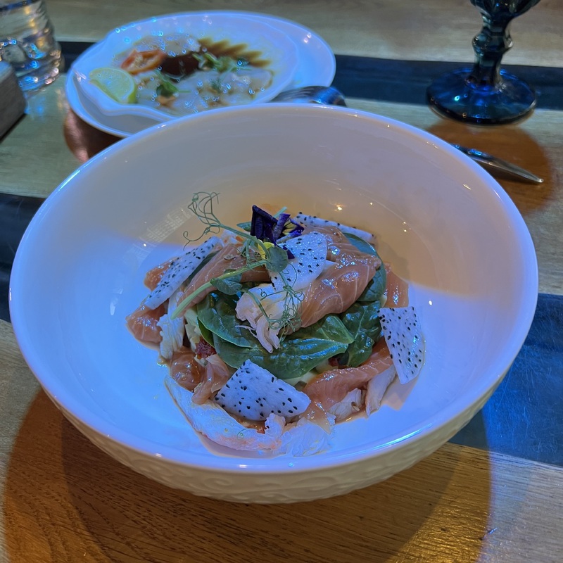 Салат “Камчатка” с чавычей и мясом камчатского краба