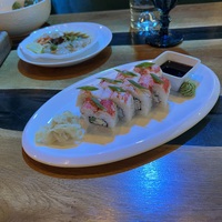 Ролл с камчатским крабом