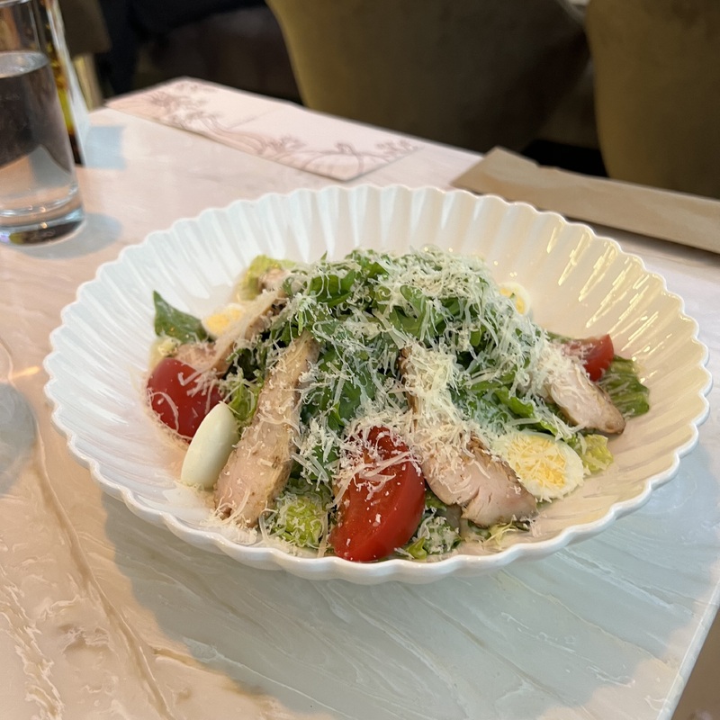 Цезарь с курицей