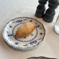 Пирожок с луком и яйцом