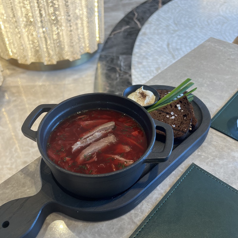 Борщ с говяжьим ребром
