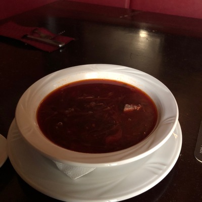 Борщ мясной со сметаной