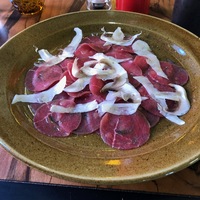 Мясное карпаччо с пармезаном и грибами