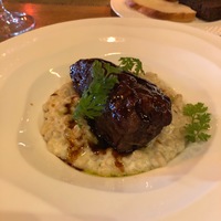 Говяжьи щеки с перлотто и голубым сыром