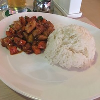 Жареная курица Кунг Пао (часть бизнес-ланча за 350 рублей)