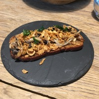 Сморреброд с грибами и луком