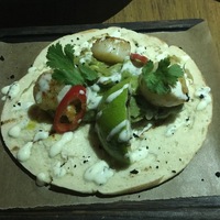 Тако с авокадо и гребешками
