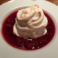 Мороженое с вишней
