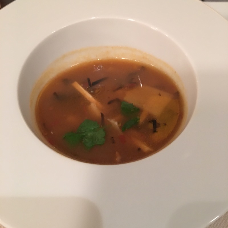 Кисло-острый суп с мясом цыпленка