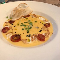 Крем-суп из сладкой кукурузы с печеными томатами и черноморской камбалой