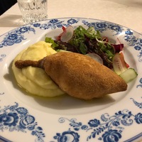 Котлета по-киевски с картофельным пюре