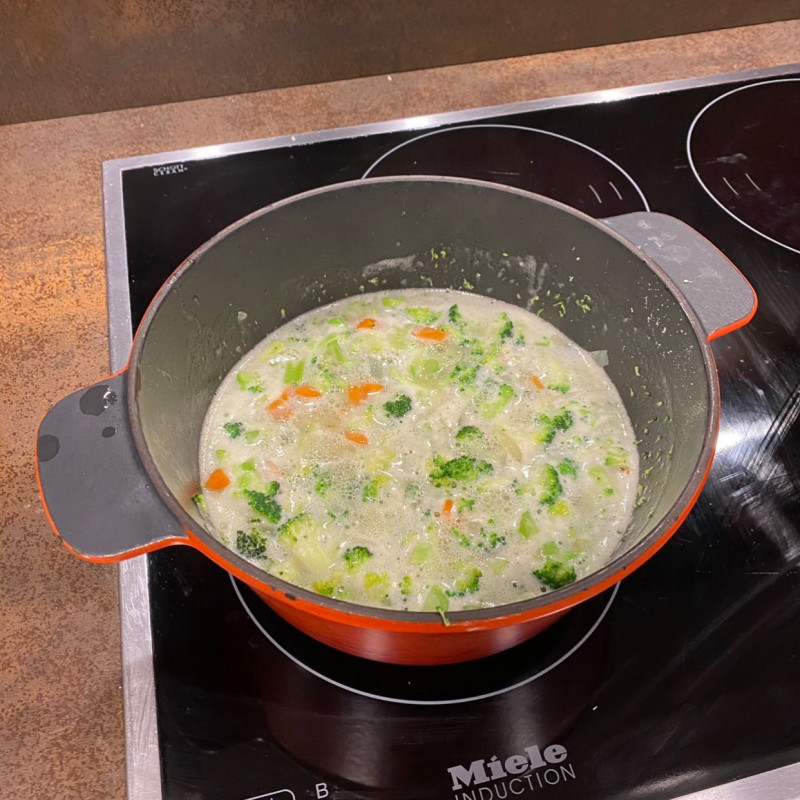 Суп с сыром и брокколи