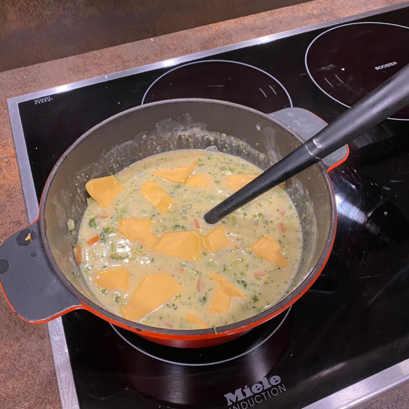 Суп с сыром и брокколи