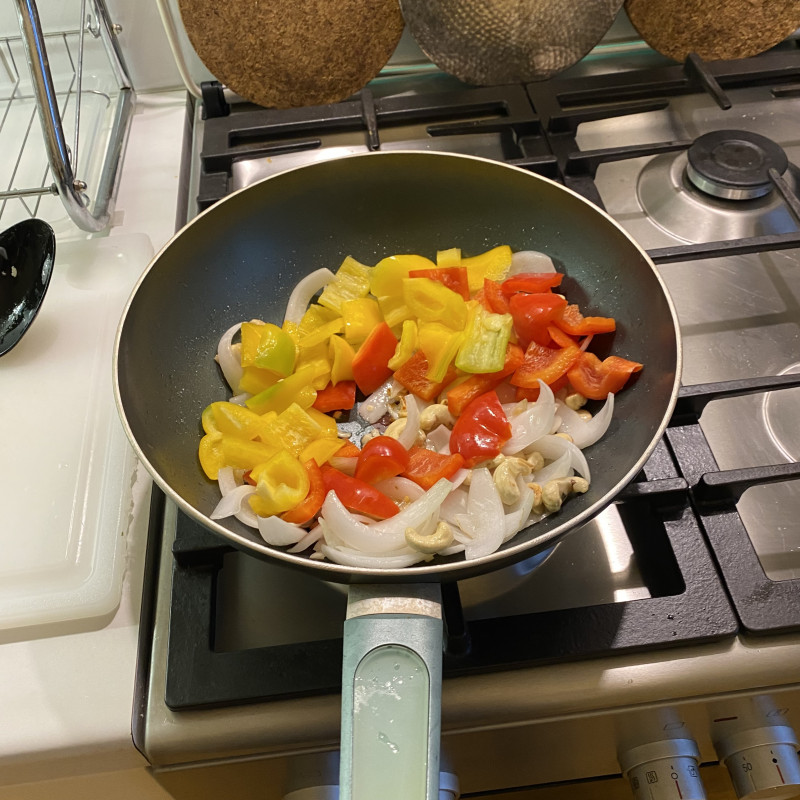Цыплёнок с орехами кешью