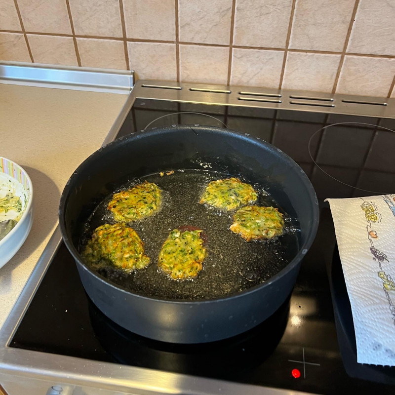 Греческие оладьи из цукини