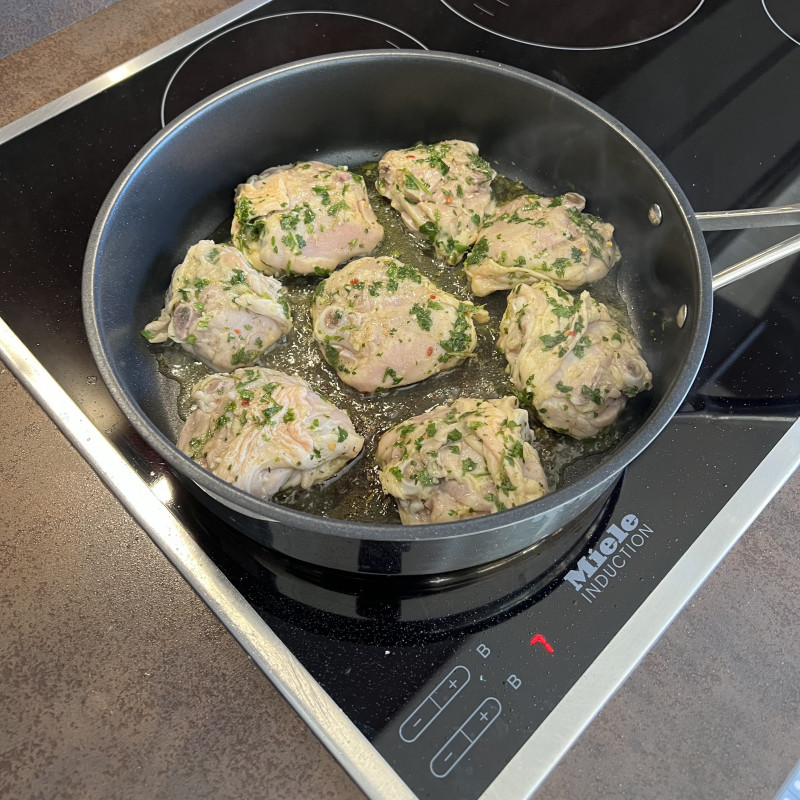 Цыпленок с лаймом и зеленью