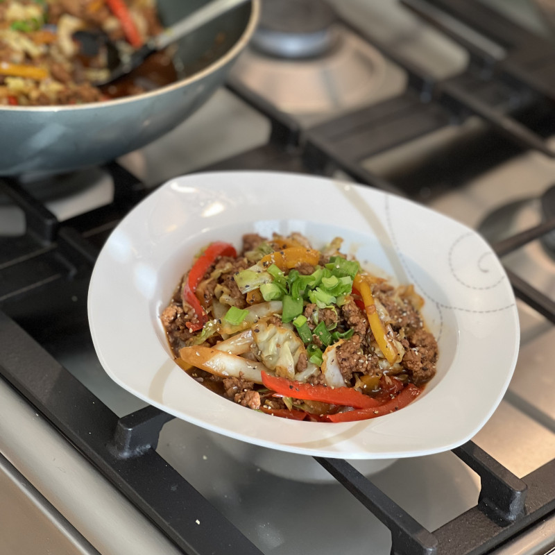 Капуста с мясом и черным перцем