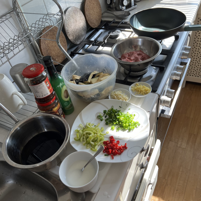 Баклажаны с чесноком и мясом