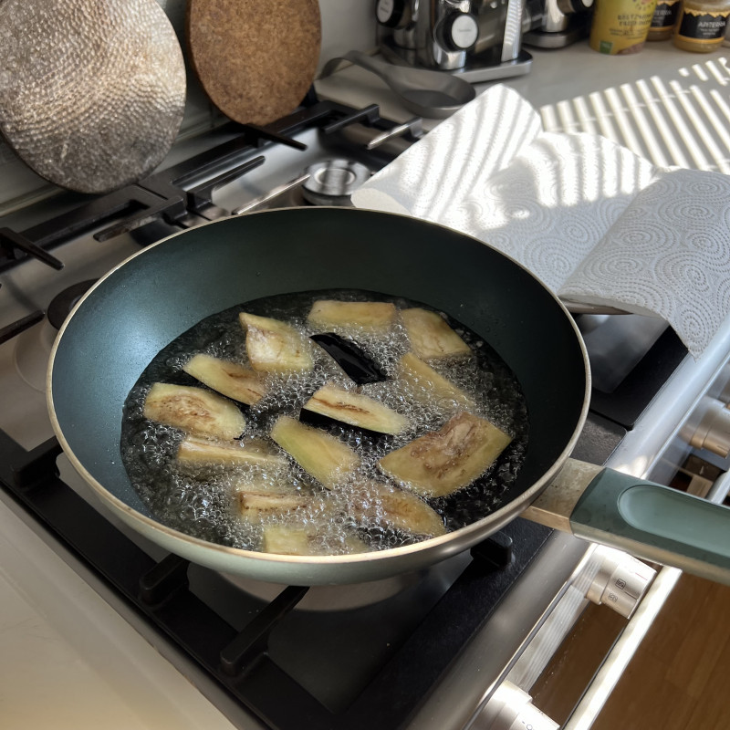 Баклажаны с чесноком и мясом