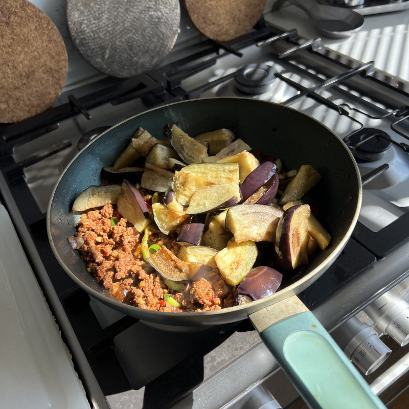 Баклажаны с чесноком и мясом