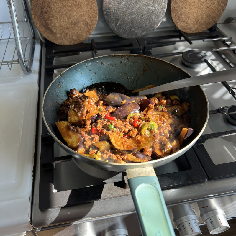 Баклажаны с чесноком и мясом