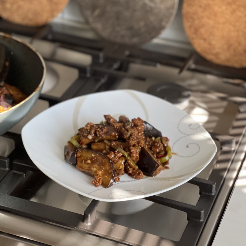 Баклажаны с чесноком и мясом